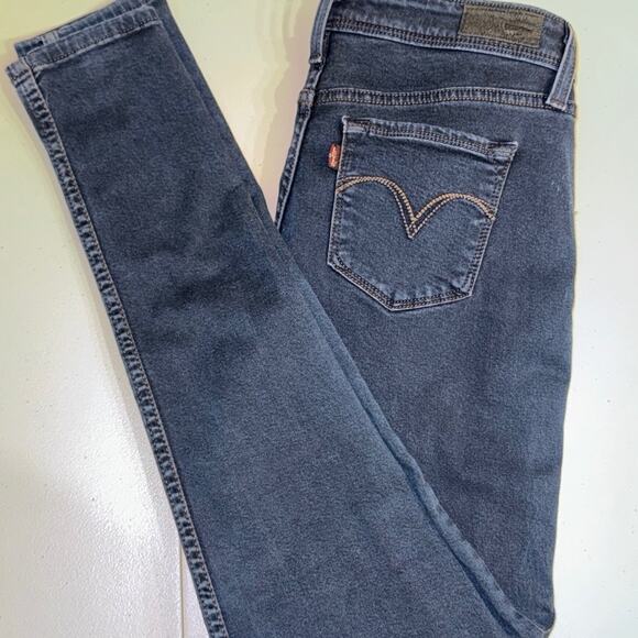 Levi's medium wash blue denim 5 pocket zip up leggings skinny jeans Sz 28  US 6 - Picture 1 of 8